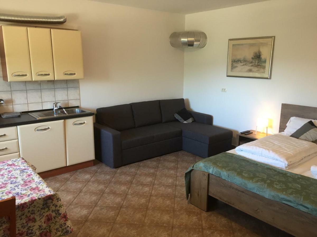 Apartma Valmarin Apartment Spodnje Skofije Exterior photo